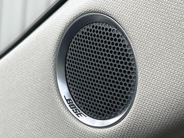 �yBOSE�T�E���h�V�X�e���z���[�J�[�I�v�V�����̍��i�ʃT�E���h�V�X�e���𓋍ځB��p�̃`���[�j���O���{���ꂽ�召�l�X�ȃX�s�[�J�[����ǎ��ȃT�E���h���t�ł��A�Տꊴ���ӂ�鉹����Ԃ����o���܂��B