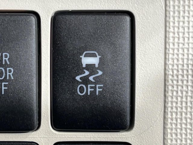 �y������h�~���u�z�ԗ��̉���������m����ƁA�����I�Ɏԗ��̐i�s������ۂ悤�Ɏԗ��𐧌䂵�܂��B�J�̓��ȂǊ���₷���H�ʏ󋵂ł����S�ȉ^�]���\�ł��B