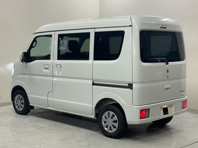 �l�C�̎Ԏ킪�����낢!�e���[�J�[ �ŐV�l�C�Ԃ����C���i�b�v!���ĐG���đI�ׂ�W����ł�!