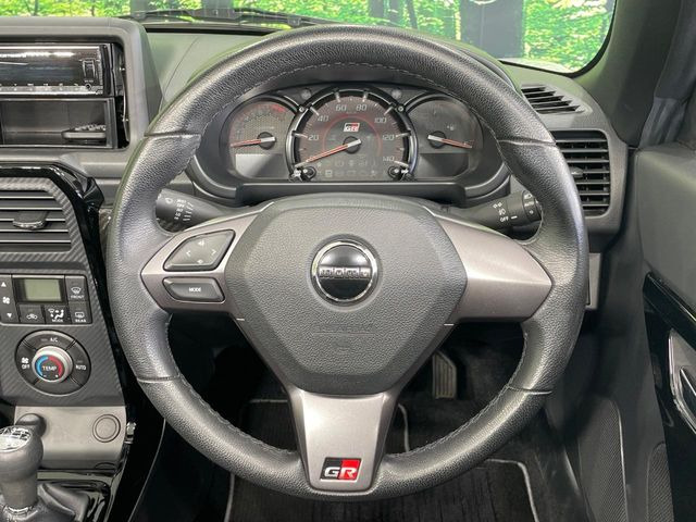 �y�����v�����X�e�A�����O�z�㎿�Ȋv���g�p���邱�ƂŁA��ɂ����������݂ƂĂ��^�]���₷���n���h���ł���