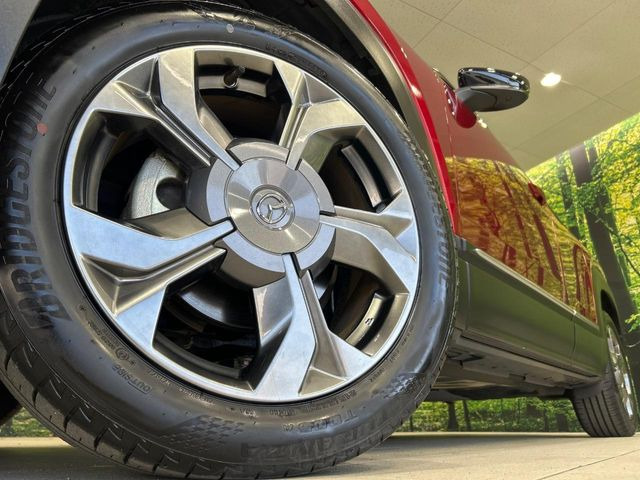 �y����18�C���`�A���~�z�C�[���z�O�ςɃ}�b�`���������A���~�z�C�[���𑕒����Ă���܂��B�e��ЊO�A���~�z�C�[����A�X�^�b�h���X�^�C�����戵�����Ă���܂��B���񂲑��k����������