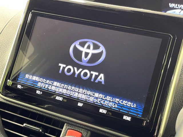 【純正ナビ】人気の純正ナビを装備。オーディオ機能も充実しており、Bluetooth接続すればお持ちのスマホやMP3プレイヤーの音楽を再生可能!毎日の運転がさらに楽しくなります!!