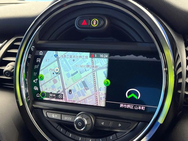 �������i�r:��̊��̂���i�r�́A����������ԓ������o���Ă���܂��B�I�[�f�B�I�@�\���[�����Ă���܂��̂ŁA�^�]�����y���߂܂���