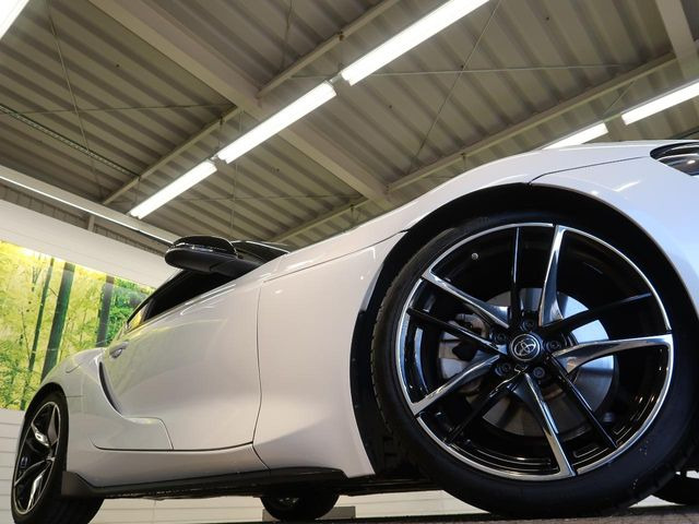 �yRZ�O���[�h����19�C���`�A���~�z�C�[���z�O�ςɃ}�b�`���������A���~�z�C�[���𑕒����Ă���܂��B�e��ЊO�A���~�z�C�[����A�X�^�b�h���X�^�C�����戵�����Ă���܂��B���񂲑��k����������