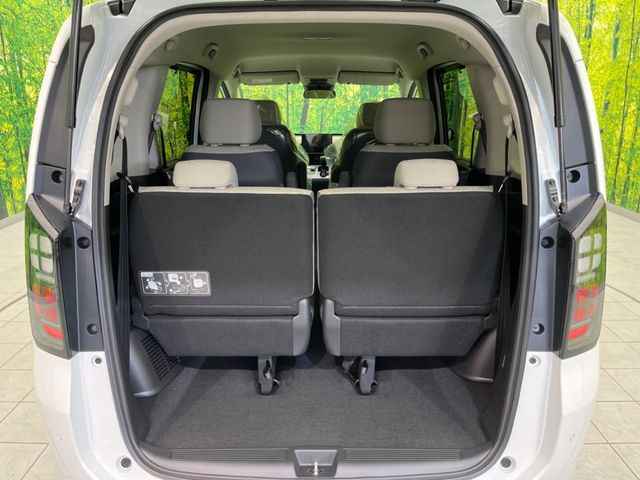 ���i�̂���������ʋ΁A���}���ɏ\���ȉ׎��X�y�[�X���m�ۂ��Ă���܂��B�Z�J���h�V�[�g��|���ƁA�傫�ȉו��̐ύڂ��\�ł���