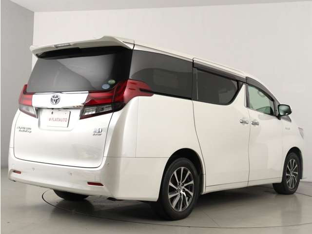 当店では、厳選された車両のみ展示しております。アルファード・ヴェルファイアに特化した専門店ならではの豊富な在庫の中から、お気に入りの一台をお探しください!