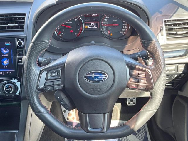 �y�����v�����X�e�A�����O�z�㎿�Ȋv���g�p���邱�ƂŁA��ɂ����������݂ƂĂ��^�]���₷���n���h���ł���