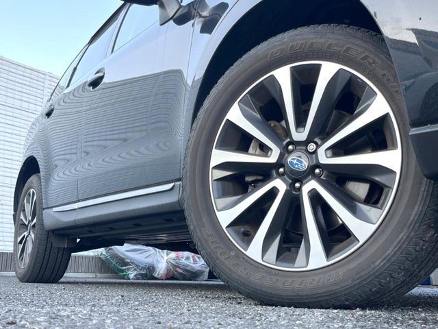 �y�����A���~�z�C�[���z�O�ςɃ}�b�`���������A���~�z�C�[���𑕒����Ă���܂��B�e��ЊO�A���~�z�C�[����A�X�^�b�h���X�^�C�����戵�����Ă���܂��B���񂲑��k����������