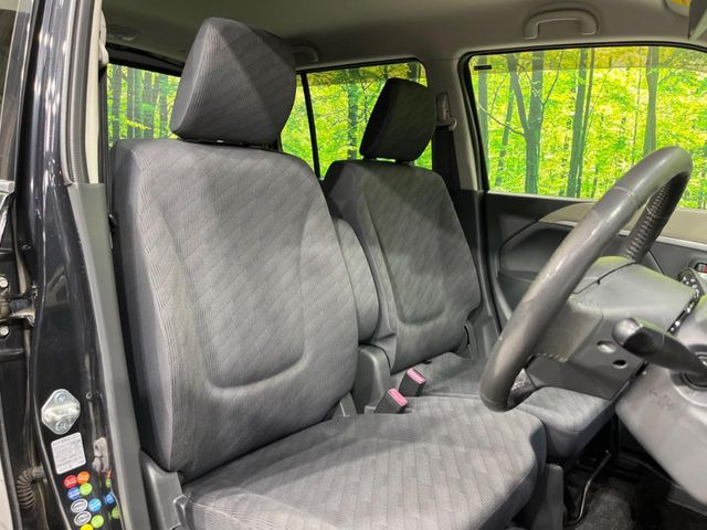 ドライバーによって運転しやすいポジションは異なり、あの車はどうなのか不安なこともありますよね。気になるお車は店頭で乗り込んでご確認いただけます♪