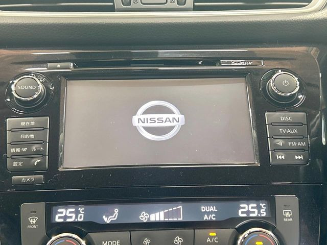 【メーカー純正ナビ】インテリアに溶け込むスタイリッシュな「専用設計」メーカーナビを装備♪視認性や操作性など基本性能にも優れ、より上質なカーライフをお楽しみいただけます。