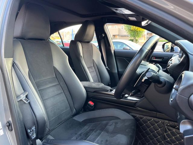 �y�n�[�t���U�[�V�[�g�z�������ƍ���S�n�𗼗������l�C�̃V�[�g���w�ʁE���ʂ̃t�@�u���b�N�f�ނ́A�ʋC���̗ǂ��⊊��ɂ����ɗD��Ă��܂��B�C���╞���ɍ��E���ꂸ���K�ɂ���肢�������܂��B