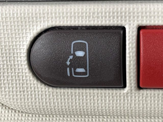 �y�p���[�X���C�h�h�A�z�X�}�[�g�L�[��^�]�Ȃ̃X�C�b�`�ŃX���C�h�h�A�̊J���\���d��������͂����ăh�A���J����K�v�������A���������q�l�ł��A�d���ו��������Ă��鎞�����N�ɊJ���߂ł��܂���