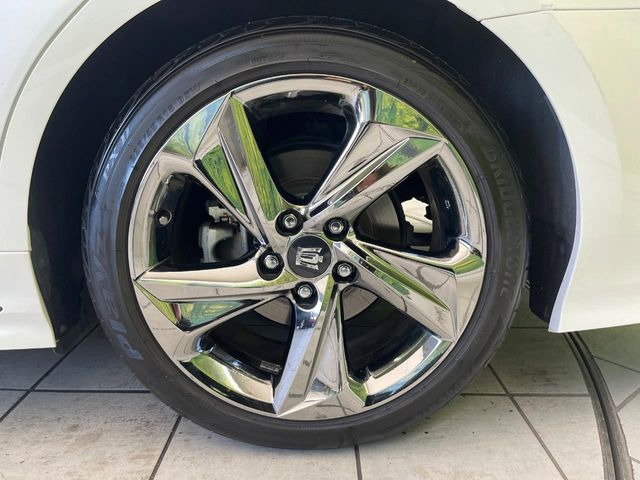 【純正アルミホイール】外観にマッチした純正アルミホイールを装着しております。各種社外アルミホイールや、スタッドレスタイヤも取扱いしております。是非ご相談ください♪