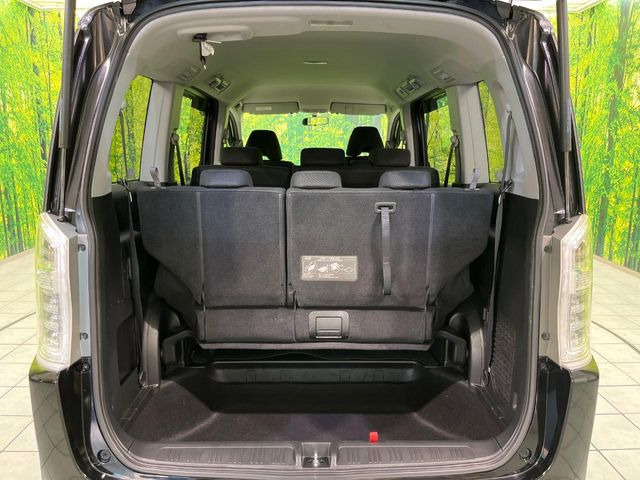 ���i�̂���������ʋ΁A���}���ɏ\���ȉ׎��X�y�[�X���m�ۂ��Ă���܂��B�Z�J���h�V�[�g��|���ƁA�傫�ȉו��̐ύڂ��\�ł���