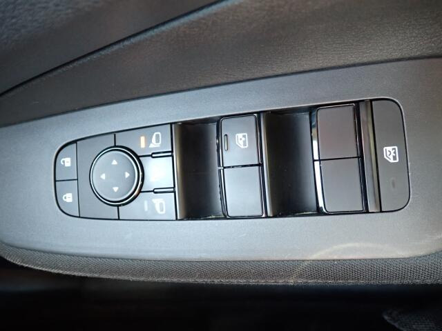 �d���i�[���h�A�~���[�E�p���[�E�B���h�E�������Ă��܂��B