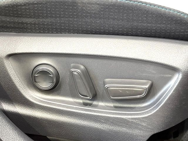 【パワーシート】スイッチ一つで簡単にシートの微調整が可能!電動だから力もいりません!快適なシートポジションにセットして、快適なドライブをお楽しみください。