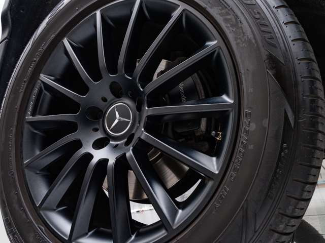 G�N���X�̔̔����т����悻500��𒴂��邨�X�u�A�y���^���É��v�B�Q�����f�̂��Ƃ͐��񂨔C�����������B�e���f���̎�舵���⒍���̔��A�J�X�^��(�h���X�A�b�v)�S�ʂ������Ă���܂��B