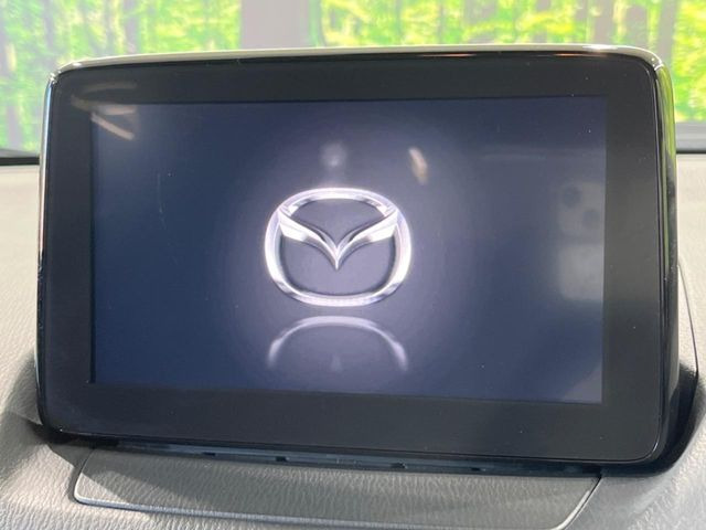 【メーカー純正ナビ】インテリアに溶け込むスタイリッシュな「専用設計」メーカーナビを装備♪視認性や操作性など基本性能にも優れ、より上質なカーライフをお楽しみいただけます。