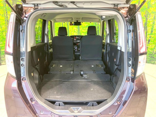 後席を格納すると、これだけの広さが!シーンに合わせたシートアレンジで、大きな荷物も積むことが出来ます♪