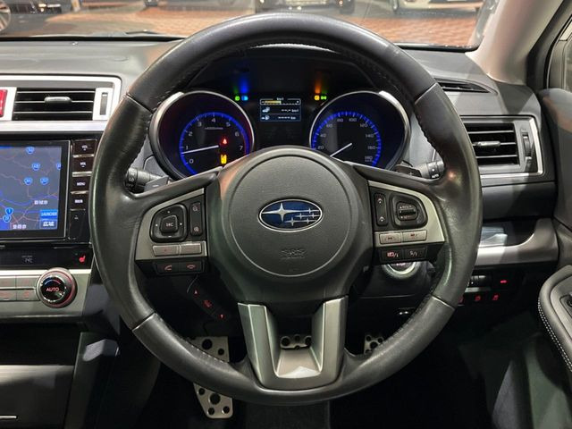 �y�����v�����X�e�A�����O�z�㎿�Ȋv���g�p���邱�ƂŁA��ɂ����������݂ƂĂ��^�]���₷���n���h���ł���