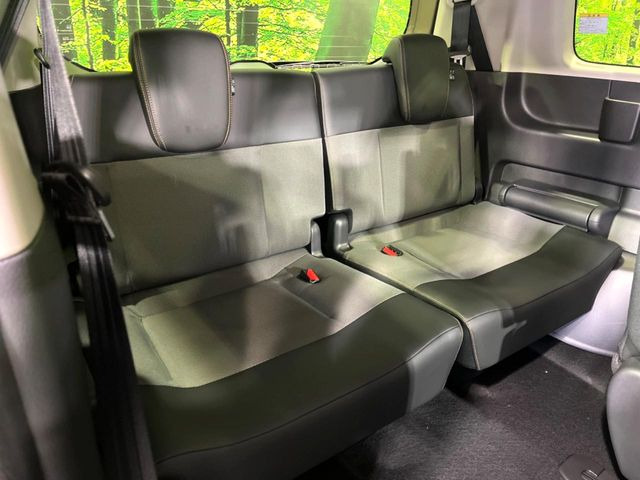 3列目シートはもちろん状態良好☆大人でもゆったりと座って頂けますので、大人数でのお出かけもラクラクです♪ご家族で、気の知れた仲間で、ドライブに行くのが楽しみですね♪