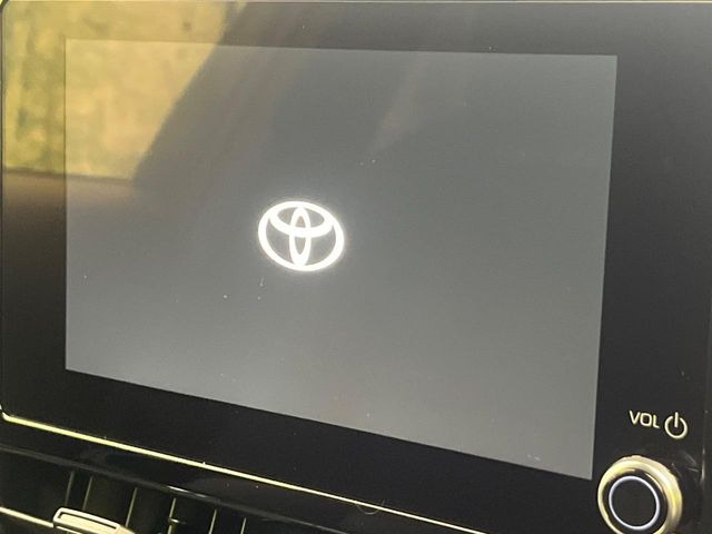 �y8�C���` �f�B�X�v���C�I�[�f�B�I�z���ʂ̃f�B�X�v���C��AppleCarPlay��AndroidAuto�����p�\�B�傫�ȉ�ʂŃX�}�z�i�r�A�v���������p���������܂���