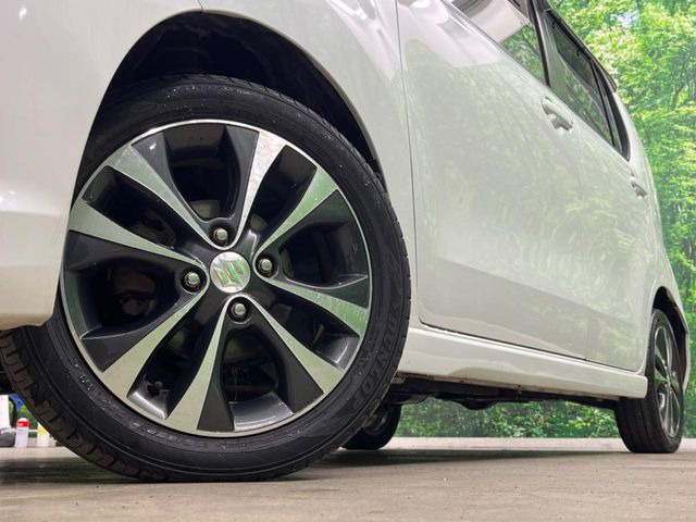 �y����15�C���`�A���~�z�C�[���z�O�ςɃ}�b�`���������A���~�z�C�[���𑕒����Ă���܂��B�e��ЊO�A���~�z�C�[����A�X�^�b�h���X�^�C�����戵�����Ă���܂��B���񂲑��k����������