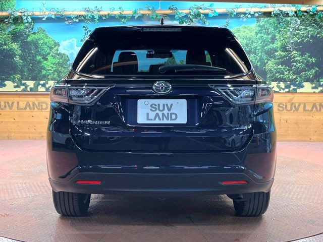 安心の最長10年・走行無制限保証(有償)をご用意。保証内容も充実はもちろん、無料点検&オイル交換や、年中無休の全国・24時間ロードサービスも付帯されておりますのでご安心下さい。