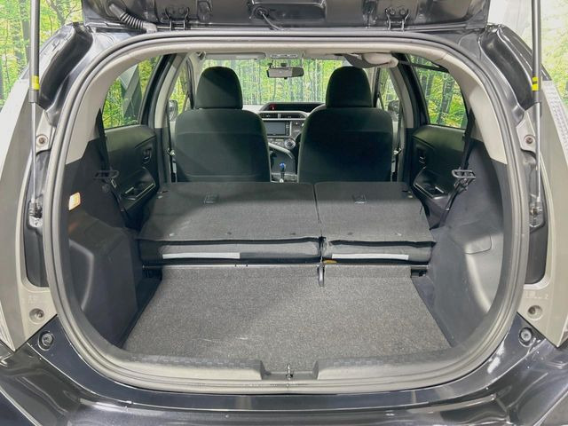 ���i�̂���������ʋ΁A���}���ɏ\���ȉ׎��X�y�[�X���m�ۂ��Ă���܂��B�Z�J���h�V�[�g��|���ƁA�傫�ȉו��̐ύڂ��\�ł���