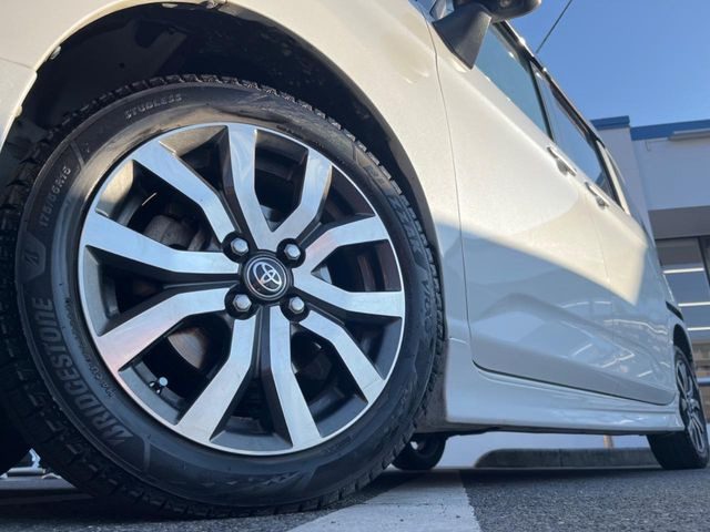 �y����15�C���`�A���~�z�C�[���z�O�ςɃ}�b�`���������A���~�z�C�[���𑕒����Ă���܂��B�e��ЊO�A���~�z�C�[����A�X�^�b�h���X�^�C�����戵�����Ă���܂��B���񂲑��k����������