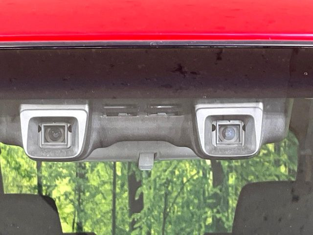 �y�X�Y�L �T�|�[�g�z���s���ɑO���̎ԗ�����F�����A�Փ˂������Ȏ��͌x��ƃu���[�L�ŏՓˉ���Ɣ�Q�y�����A�V�X�g�B�����S�Ƀh���C�u�����y���݂��������܂��B