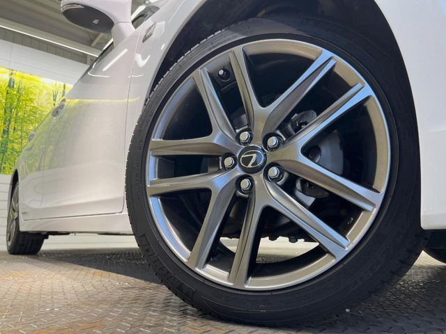 �y����17�C���`�A���~�z�C�[���z�O�ςɃ}�b�`���������A���~�z�C�[���𑕒����Ă���܂��B�e��ЊO�A���~�z�C�[����A�X�^�b�h���X�^�C�����戵�����Ă���܂��B���񂲑��k����������