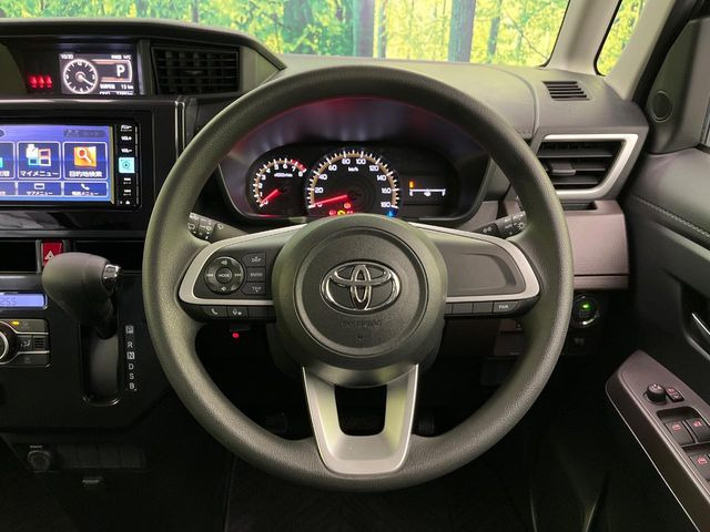 ステアリングも使用感が少なく、きれいな状態となっております♪