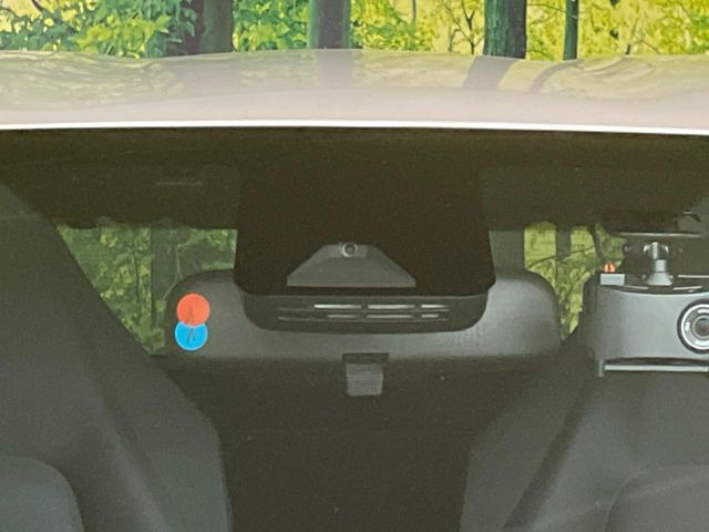 �y�g���^�Z�[�t�e�B�Z���X�z���s���ɑO���̎ԗ�����F�����A�Փ˂������Ȏ��͌x��ƃu���[�L�ŏՓˉ���Ɣ�Q�y�����A�V�X�g�B�����S�Ƀh���C�u�����y���݂��������܂��B