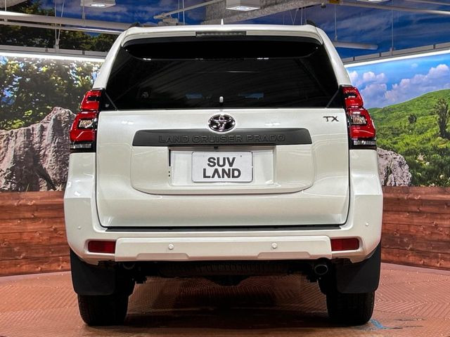 安心の最長10年・走行無制限保証(有償)をご用意。保証内容も充実はもちろん、無料点検&オイル交換や、年中無休の全国・24時間ロードサービスも付帯されておりますのでご安心下さい。