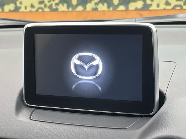 �y�}�c�_�R�l�N�g�i�r�z�ԓ��̕��͋C�Ƀ}�b�`������̌^�^�C�v�̃i�r�B�e����q�ݒ��Bluetooth�Đ����A�l�X�ȋ@�\���y���߂܂��B�����I�ȃ_�C�������삪�\�ŁA�g��������ǍD�ł��B