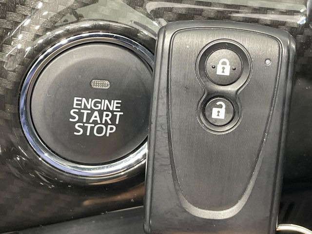 �y�X�}�[�g�L�[�z�J�o����|�P�b�g�ɓ��ꂽ�܂܂ł��h�A�̎{���E�������\�ȃX�}�[�g�L�[�𑕔��B�G���W���̃I���E�I�t�����J�M�����o���K�v����������Ƃ��Ă��֗��ł���