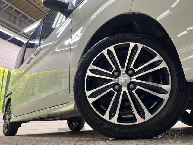 【純正15インチアルミホイール】ブレーキダストが気になる方も多いのでは?それなら、アルミホイールコーティングがおススメ!無機質ガラスを使用した当社オリジナルコーティング!ぜひお試し下さい!