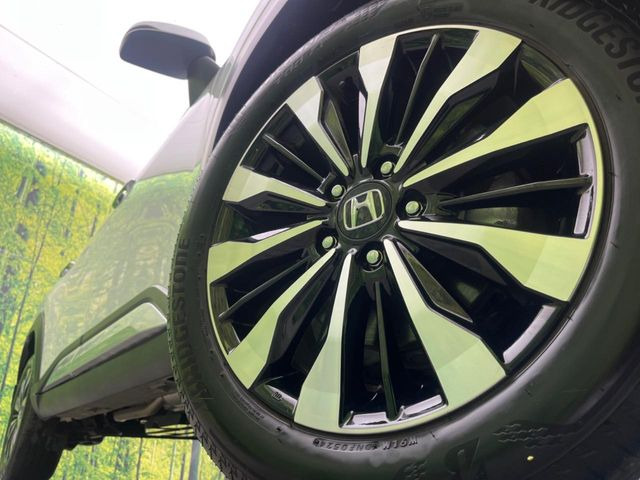 �y����17�C���`�A���~�z�C�[���z�O�ςɃ}�b�`���������A���~�z�C�[���𑕒����Ă���܂��B�e��ЊO�A���~�z�C�[����A�X�^�b�h���X�^�C�����戵�����Ă���܂��B���񂲑��k����������