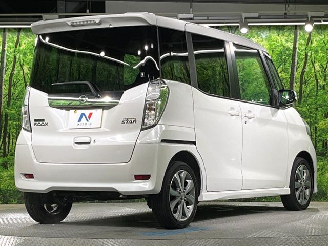 ☆全国のネクステージからお取り寄せが可能※!遠方の店舗に展示してあるクルマが気になる場合も、最寄りの店舗でご覧いただくことが可能です!是非私たちに要望をお聞かせください!※別途費用