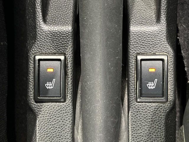 【シートヒーター】寒い日に重宝するシートヒーター!エアコンより早く温まってくれるので寒がりの人も安心ですね♪エアコンの温風は乾燥するから苦手、という方にもをおすすめです。