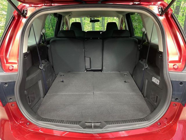 ���i�̂���������ʋ΁A���}���ɏ\���ȉ׎��X�y�[�X���m�ۂ��Ă���܂��B�Z�J���h�V�[�g��|���ƁA�傫�ȉו��̐ύڂ��\�ł���