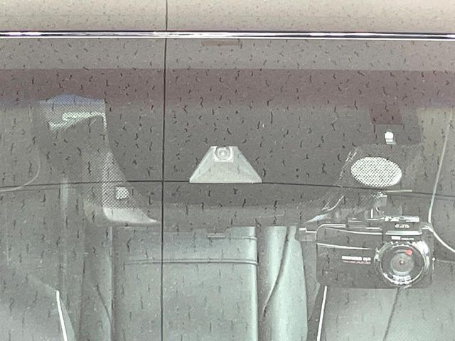 �y�g���^�Z�[�t�e�B�Z���X�z���s���ɑO���̎ԗ�����F�����A�Փ˂������Ȏ��͌x��ƃu���[�L�ŏՓˉ���Ɣ�Q�y�����A�V�X�g�B�����S�Ƀh���C�u�����y���݂��������܂��B