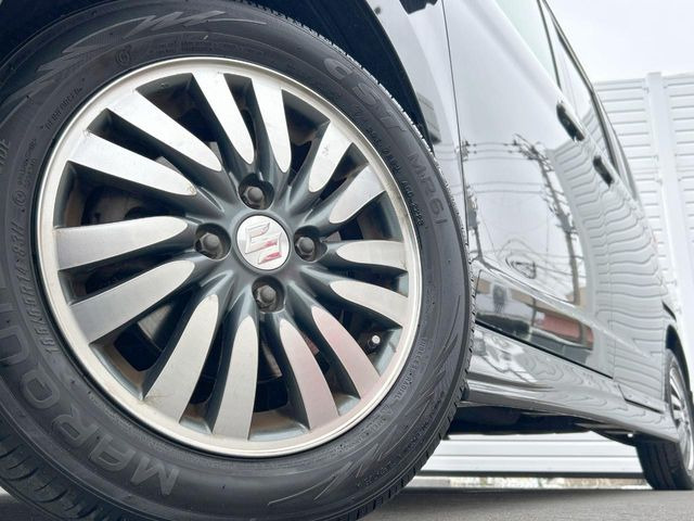 �y����14�C���`�A���~�z�C�[���z�O�ςɃ}�b�`���������A���~�z�C�[���𑕒����Ă���܂��B�e��ЊO�A���~�z�C�[����A�X�^�b�h���X�^�C�����戵�����Ă���܂��B���񂲑��k����������