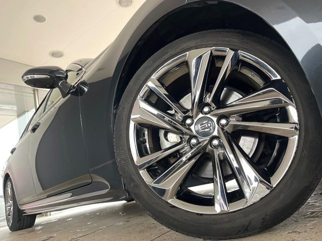 �y����18�C���`�A���~�z�C�[���z�O�ςɃ}�b�`���������A���~�z�C�[���𑕒����Ă���܂��B�e��ЊO�A���~�z�C�[����A�X�^�b�h���X�^�C�����戵�����Ă���܂��B���񂲑��k����������