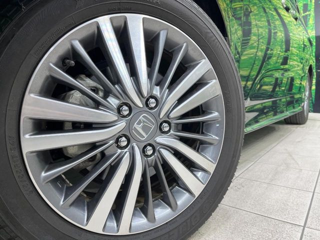 �y����17�C���`�A���~�z�C�[���z�O�ςɃ}�b�`���������A���~�z�C�[���𑕒����Ă���܂��B�e��ЊO�A���~�z�C�[����A�X�^�b�h���X�^�C�����戵�����Ă���܂��B���񂲑��k����������