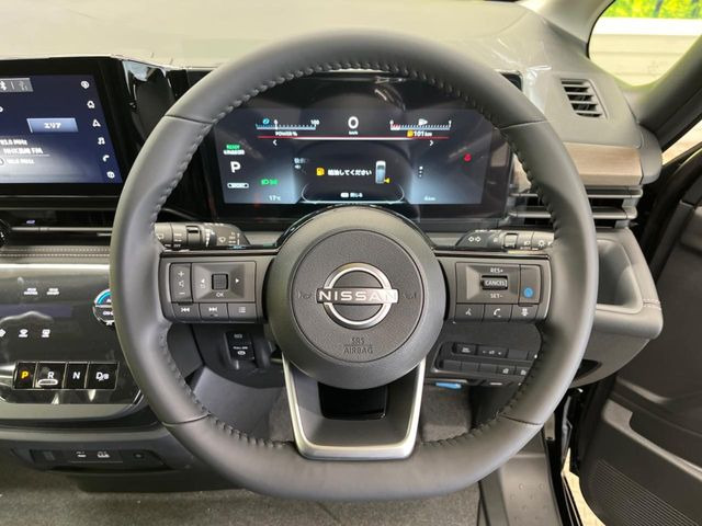 �y�C���e���W�F���g�G�}�[�W�F���V�[�u���[�L�z���s���ɑO���̎ԗ��ƕ��s�҂�F���B�Փ˂̊댯�������Ɣ��f�����ꍇ�Ɍx���ً}�u���[�L�ŏՓˉ����Փˎ��̔�Q�y�����x�����܂��B