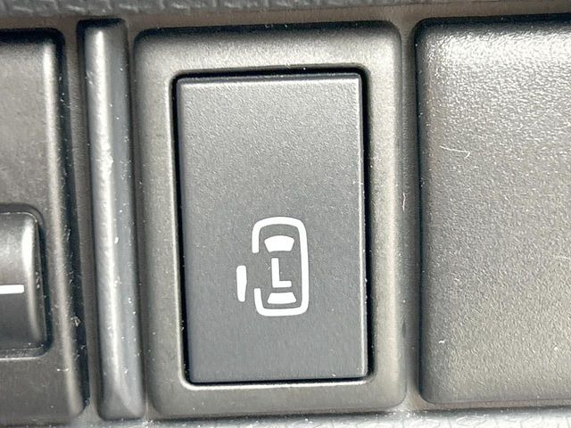 �y�p���[�X���C�h�h�A�z�X�}�[�g�L�[��^�]�Ȃ̃X�C�b�`�ŃX���C�h�h�A�̊J���\���d��������͂����ăh�A���J����K�v�������A���������q�l�ł��A�d���ו��������Ă��鎞�����N�ɊJ���߂ł��܂���