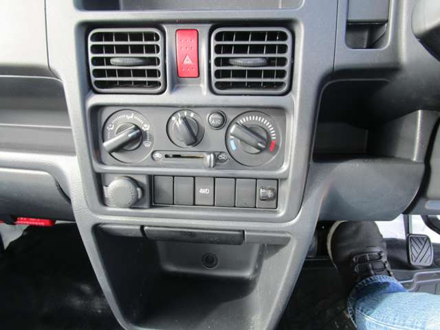 エアコン!4WD切り替えスイッチ!ライトレベライザースイッチ!