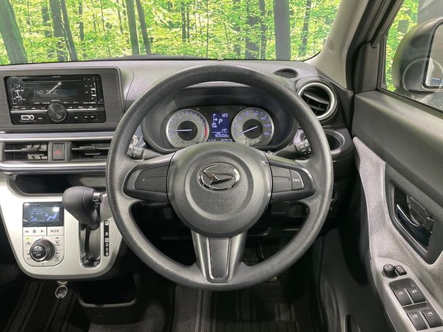 ステアリングも使用感が少なく、きれいな状態となっております♪